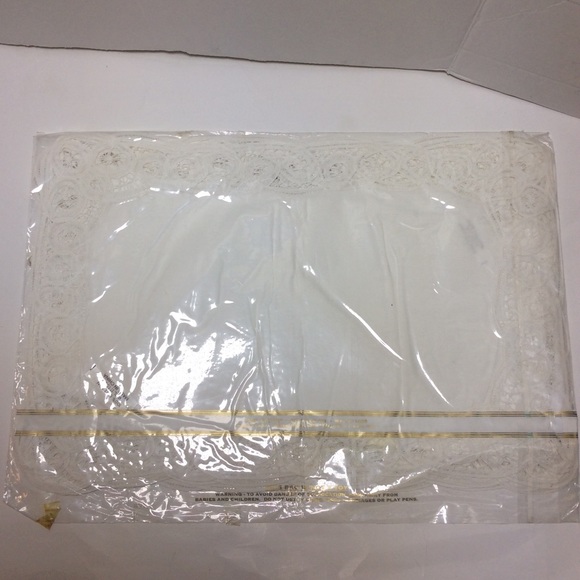 Timeless Treasures Battenberg 8pc Placemat/napkins - Picture 2 of 7